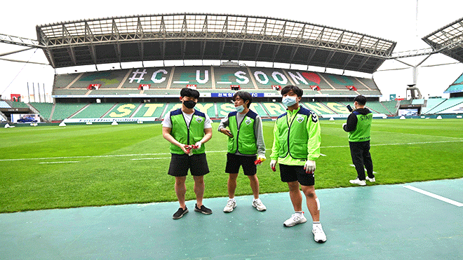 كرة القدم تعود إلى كوريا الجنوبية بمدرجات فارغة واهتمام غير مسبوق