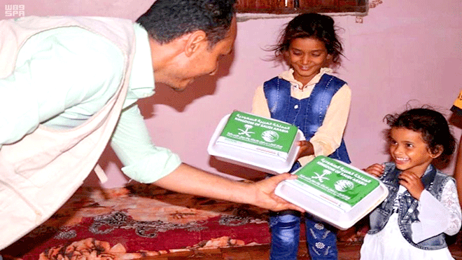 مركز سلمان ينفذ برامج إنسانية وأنشطة رمضانية للأيتام وأسرهم في اليمن