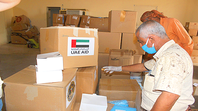 لحج.. توزيع أدوية ومستلزمات طبية مقدمة من الإمارات
