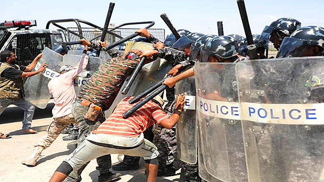عرض عسكري مهيب لقوات حماية المنشآت في عدن