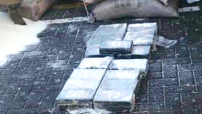 شحنة المخدرات المضبوطة على رصيف ميناء عدن