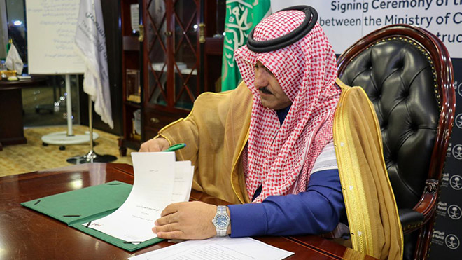 السفير السعودي محمد آل جابر، رئيس برنامج آعادة الآعمار في اليمن