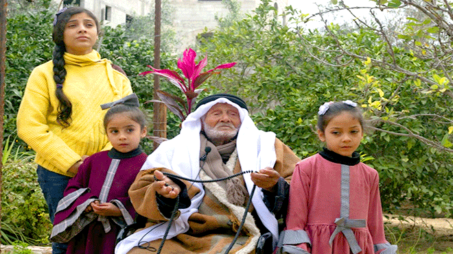 المعمّر أبو بدر اليمني أنجب 5 أبناء و3 بنات، وله 51 حفيدا 