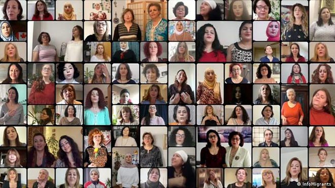 صورة للنساء المشاركات في الأغنية التي نشرها الكورال بمناسبة اليوم العالمي للمرأة