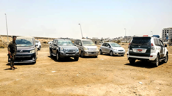 السيارات المخالفة في عدن