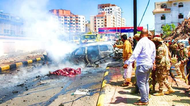 نجاة محافظ عدن من تفجير سيارة مفخخة