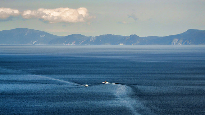  أرخبيل الكوريل يظهر في صورة ملتقطة من جزيرة هوكايدو اليابانية (أرشيفية)
