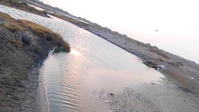 مياه المجاري تغرق محمية الحسوة وتنذر بكارثة بيئية