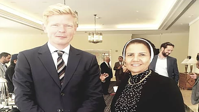 د.نادية الكوكباني مع المبعوث الأممي لدى اليمن