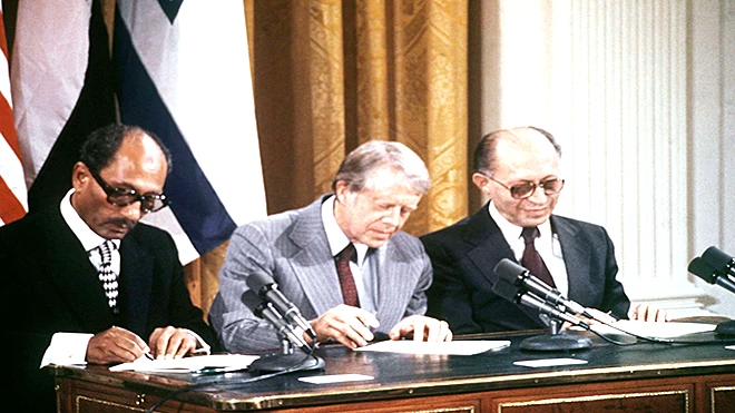 انتصارات كارتر تضمنت التوسط في اتفاقية السلام في الشرق الأوسط