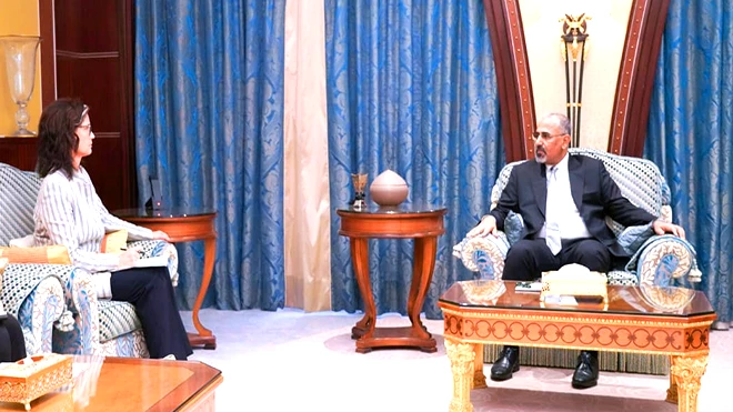 النائب عيدروس الزبيدي خلال لقائه سفيرة مملكة الدنمارك غير المقيمة لدى اليمن