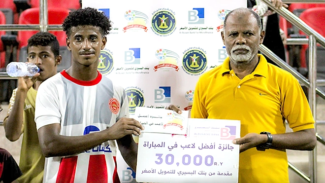 مهاجم التلال فيصل عبد الله نال جائزة أفضل لاعب في المباراة