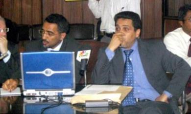 م. محمد زمام أثناء استعراضه خطة اللجنة الفنية م. محمد زمام أثناء استعراضه خطة اللجنة الفنية