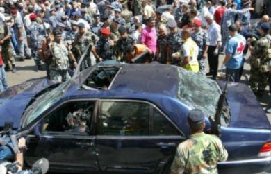 السيارة المتضررة لجورج حاوي بعد الانفجار