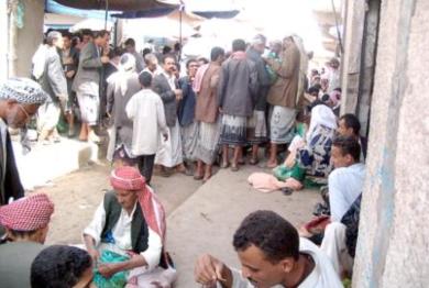الباعة في ممرات السوق الباعة في ممرات السوق