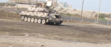 مدرعات مضادة للطيران تتمركز امام جولة كالتكس بالمنصورة مدرعات مضادة للطيران تتمركز امام جولة كالتكس بالمنصورة
