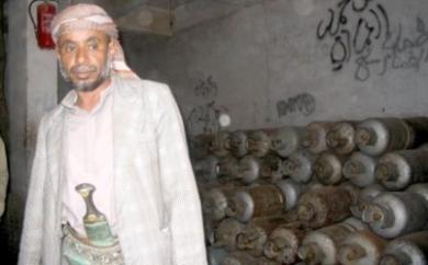 صاحب محل لبيع الغاز: أبيع بالسعر المحدد ولن أبيع لأي مستغل صاحب محل لبيع الغاز: أبيع بالسعر المحدد ولن أبيع لأي مستغل