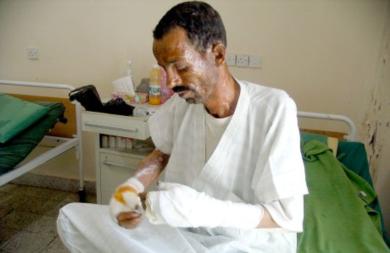 احد المصابين في المستشفى احد المصابين في المستشفى