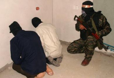 مسلحون يخطفون شخصين يشتبه في تعاونهما مع اسرائيل في غزة