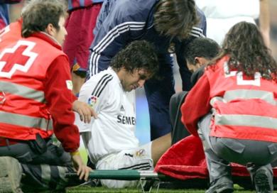 إصابة قوية لنجم ريال مدريد راؤول قد تبعده أشهرا عن الملاعب إصابة قوية لنجم ريال مدريد راؤول قد تبعده أشهرا عن الملاعب