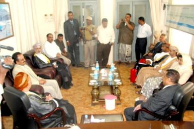 خلال لقاء محافظ حضرموت بمعالي الوزيرة والوفد المرافق في ديوان المحافظة خلال لقاء محافظ حضرموت بمعالي الوزيرة والوفد المرافق في ديوان المحافظة