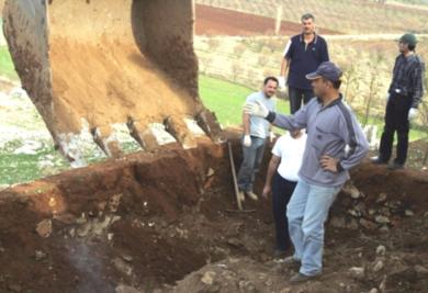 العثور على مقبرة جماعية