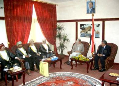 خلال المباحثات بين محافظ عدن ومعالي الوزيرة والوفد المرافق لها خلال المباحثات بين محافظ عدن ومعالي الوزيرة والوفد المرافق لها