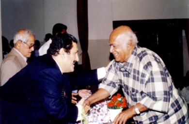 ويكرم الأستاذ خالد صوري