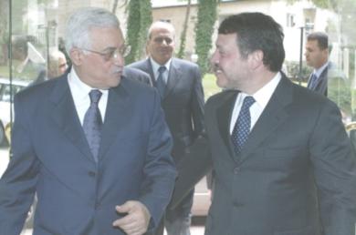 الملك عبدالله الثاني خلال لقائه رئيس السلطة الفلسطينية محمود عباس