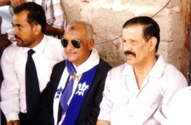 الاستاذ عزت مصطفى بين وكيل محافظة لحج الأخ محسن النقيب والكاتب والأديب د. هشام محسن السقاف الاستاذ عزت مصطفى بين وكيل محافظة لحج الأخ محسن النقيب والكاتب والأديب د. هشام محسن السقاف