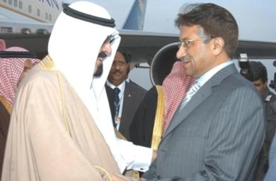 العاهل السعودي يصل الى باكستان