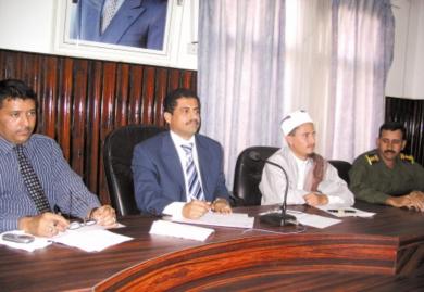 الأخ نائب محافظ عدن يترأس الاجتماع الموسع لمناقشة البناء العشوائي ومخالفات التخطيط العمراني أمس الأخ نائب محافظ عدن يترأس الاجتماع الموسع لمناقشة البناء العشوائي ومخالفات التخطيط العمراني أمس