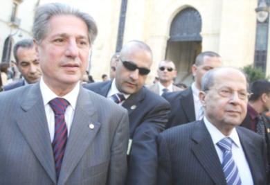 من اليمين ميشيل عون والرئيس الاسبق امين الجُميل