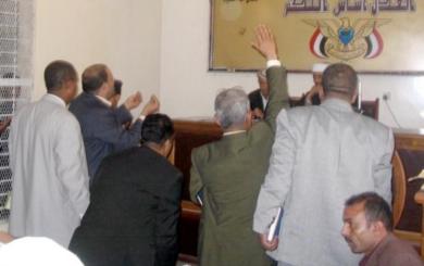 المحامون أمام القاضي المحامون أمام القاضي