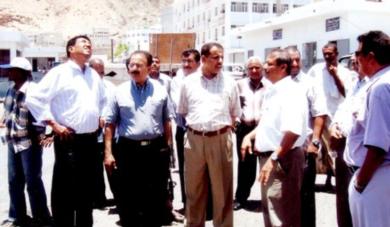 وزير النقل ووكيلا الوزارة يتفقدون نشاط ميناء المكلا
