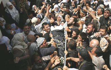 تشييع  فلسطينيين قتلوا بقصف صاروخي اسرائيلي في غزة