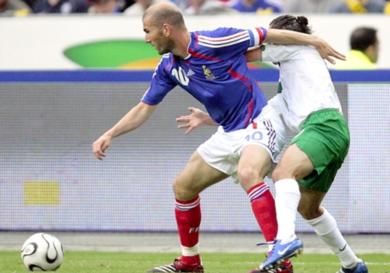 زيدان ساهم في فوز منتخب فرنسا زيدان ساهم في فوز منتخب فرنسا