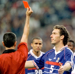 حالة طرد للاعب منتخب فرنسا يوران بلان في مونديال 98 تعتبر من اسوأ قرارات التحكيم في تاريخ كأس العالم حالة طرد للاعب منتخب فرنسا يوران بلان في مونديال 98 تعتبر من اسوأ قرارات التحكيم في تاريخ كأس العالم