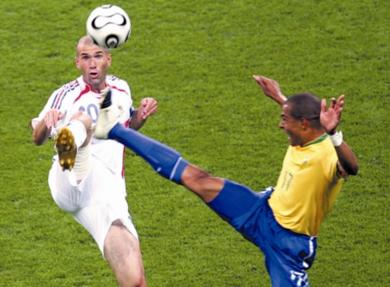 اختيار زيدان كأفضل لاعب جاء على خلفية أدائه المتميز في جميع المباريات اختيار زيدان كأفضل لاعب جاء على خلفية أدائه المتميز في جميع المباريات