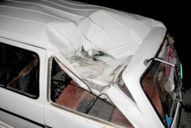الحافلة التي سقطت عليها قذيفة ادت الى وفاة امرأتين الحافلة التي سقطت عليها قذيفة ادت الى وفاة امرأتين