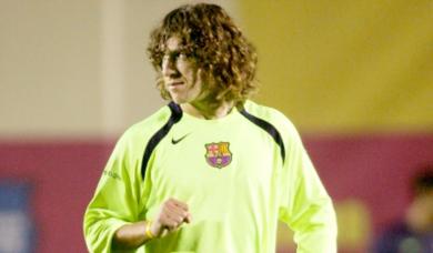 بويل يغيب عن برشلونة بسبب وفاة والده