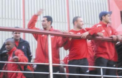نجم الفريق ابو تريكه يحيي جماهيره نجم الفريق ابو تريكه يحيي جماهيره
