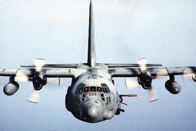 طائرة من نوع AC-130 محملة بمدافع رشاشة التي قامت بالغارة على الصومال أمس الأول طائرة من نوع AC-130 محملة بمدافع رشاشة التي قامت بالغارة على الصومال أمس الأول