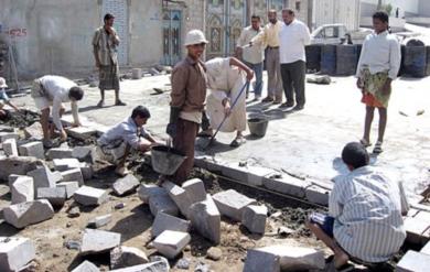 خلال تنفيذ مشروع الرصف في منطقة البوميس خلال تنفيذ مشروع الرصف في منطقة البوميس