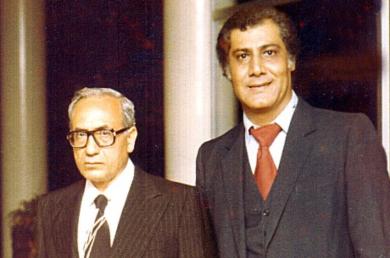 د. فائز الحشيشي رئيس الجالية مع الممثل المقيم لجامعة الدول العربية في كينيا د. فائز الحشيشي رئيس الجالية مع الممثل المقيم لجامعة الدول العربية في كينيا