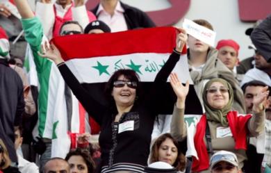 جانب من الجماهير المشجعة جانب من الجماهير المشجعة