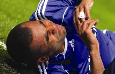 اشلي كول واصابة تبعده عن الملاعب فترة وجيزة اشلي كول واصابة تبعده عن الملاعب فترة وجيزة