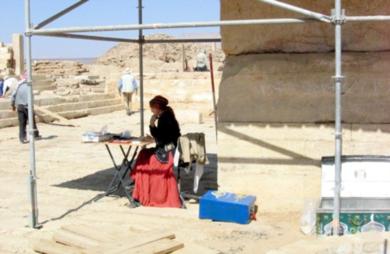 ماريانا أثناء عملها في صرواح مع البعثة الأثرية ماريانا أثناء عملها في صرواح مع البعثة الأثرية