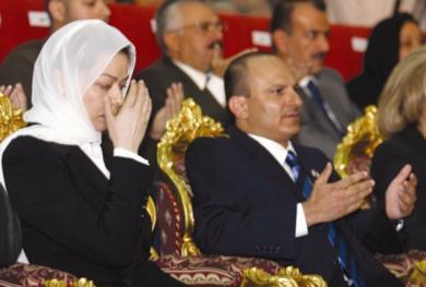 يحيى محمد عبدالله صالح ورغد صدام حسين يقرآن مع الحاضرين الفاتحة على روح صدام في مراسم الأربعينية يحيى محمد عبدالله صالح ورغد صدام حسين يقرآن مع الحاضرين الفاتحة على روح صدام في مراسم الأربعينية