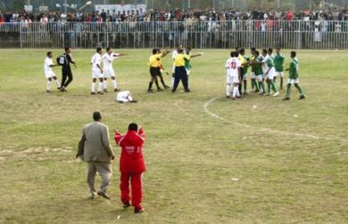 احتكاكات بين لاعبي اتحاد إب ونصر الضالع احتكاكات بين لاعبي اتحاد إب ونصر الضالع